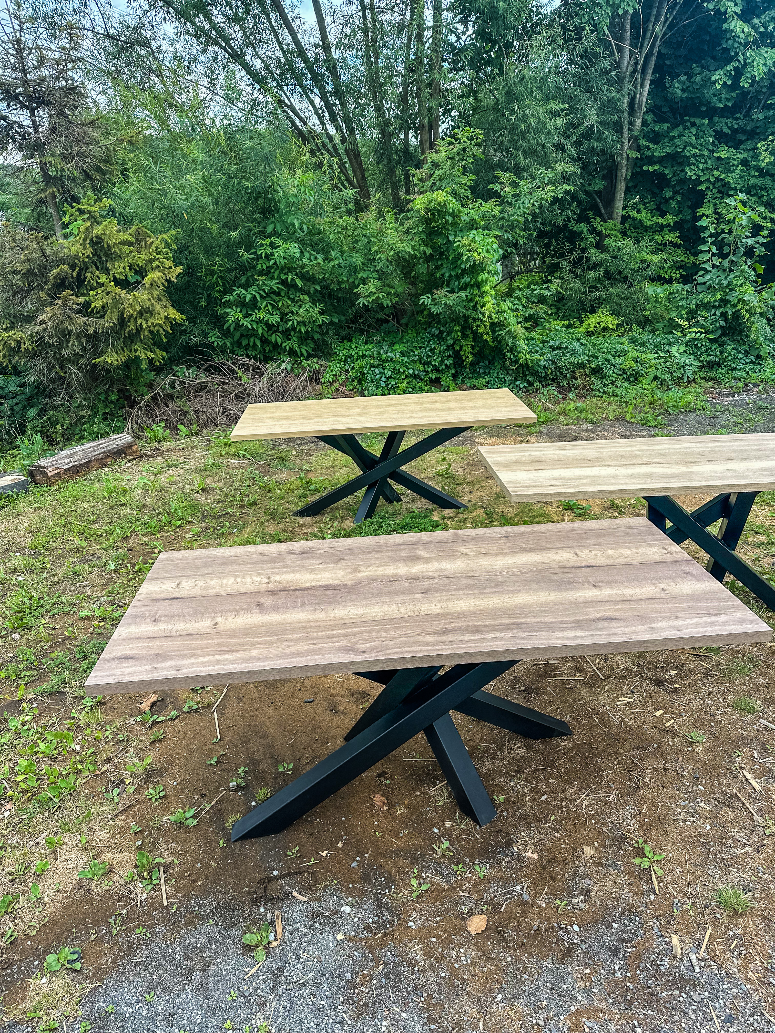 stoly z lamina doyem